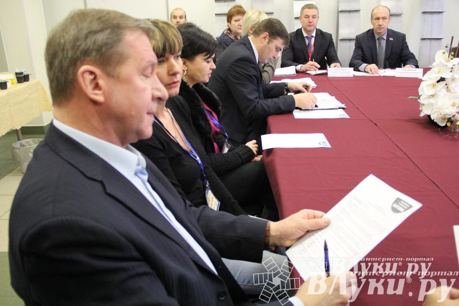 Универсальная выставка малого и среднего бизнеса открылась в Великих Луках (фото)