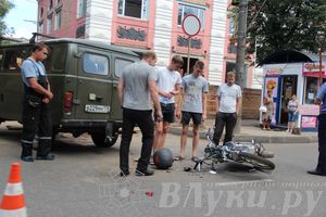 В результате аварии в Великих Луках пострадал мотоциклист (ФОТО) 