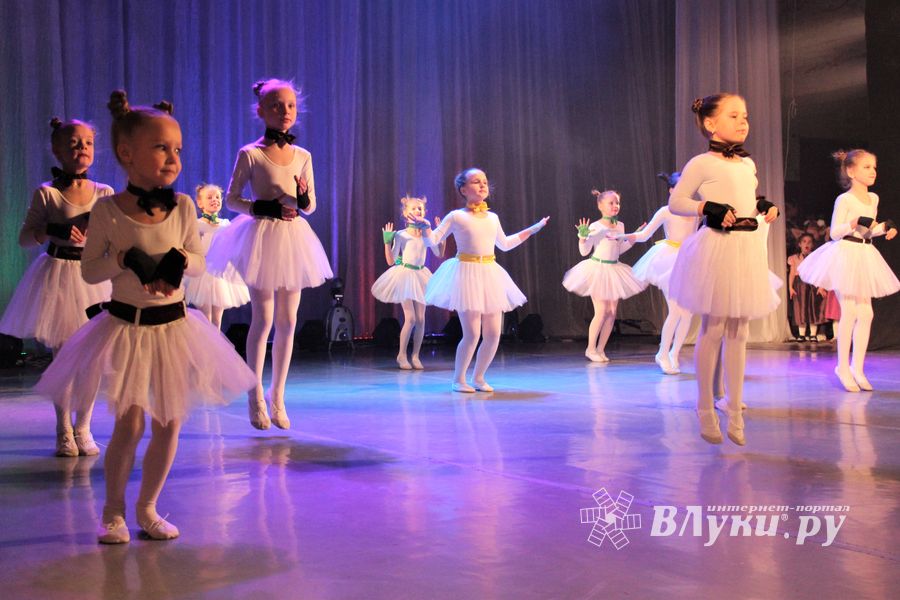 Юные артисты ГДК им. Ленина отметили «Мамин день» (ФОТО)