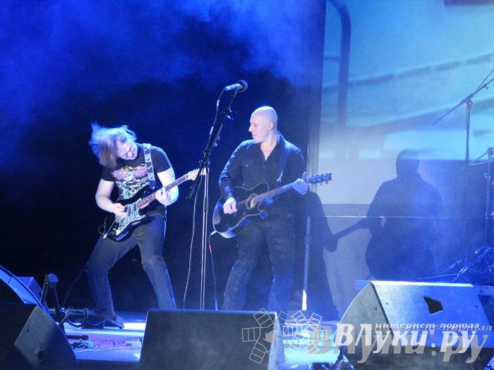 В Великих Луках состоялся концерт Дениса Майданова