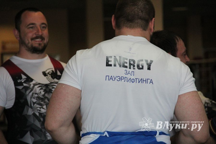 В Великих Луках состоялись Чемпионат и Первенство Псковской области по жиму штанги лежа (ФОТО)