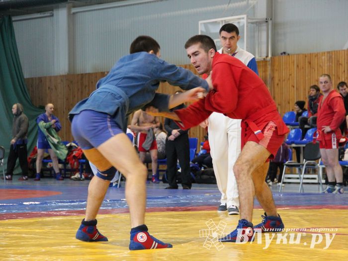 Всероссийские соревнования по самбо проходят в Великих Луках (ФОТО, 0+)