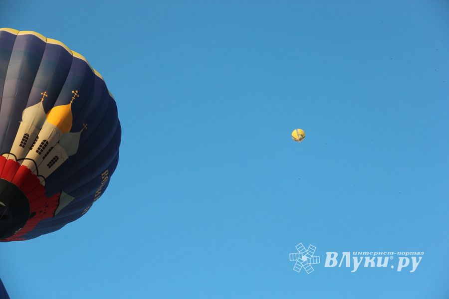 Сегодня вечером аэростаты плыли над городом (ФОТО)
