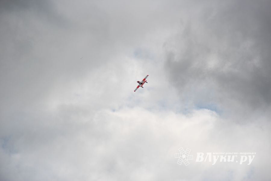 В Великих Луках проходит 7-й Фестиваль авиамодельного спорта (ФОТО)