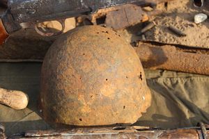 Великолучанам показывают армейскую технику и кормят кашей (6+) (ФОТО)