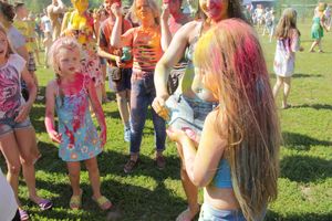 Яркие эмоции «ColorFest» в Великих Луках (ФОТО)