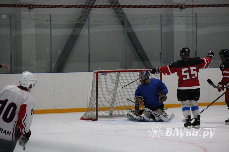 Уверенная победа «Экспресса» на ледовой арене (ФОТО)