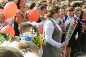 1 сентября в школах Великих Лук прошли Торжественные линейки (ФОТО)