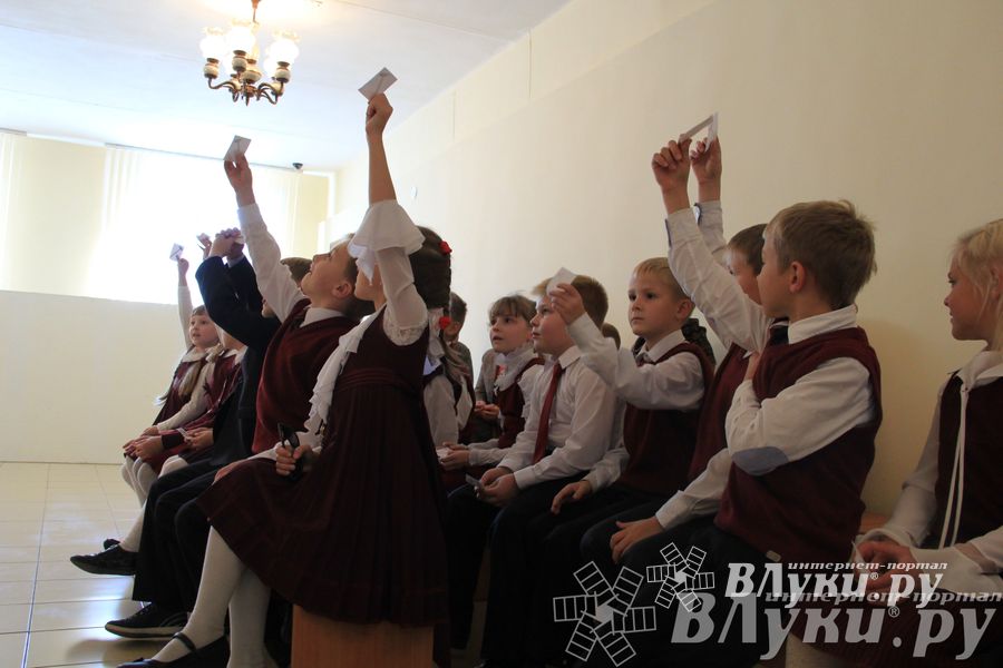 Великолукских лицеистов посвятили в «Маленькие мастера»