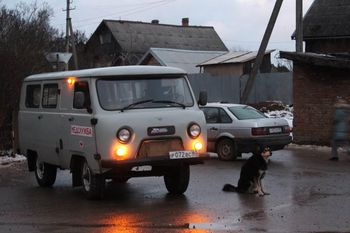 В Невеле пьяный водитель врезался в скорую помощь, а после покинул место ДТП (фото)