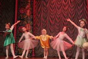 «Великолукская Веснянка»: детские сады 