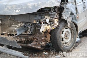 В Великих Луках столкнулись Лада и Шевроле (фото)