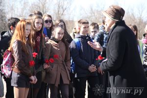 В Великих Луках прошла Всероссийская акция «Вахта памяти» (фото)