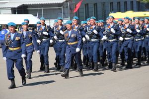 В Великих Луках прошел Парад Победы (ФОТО)