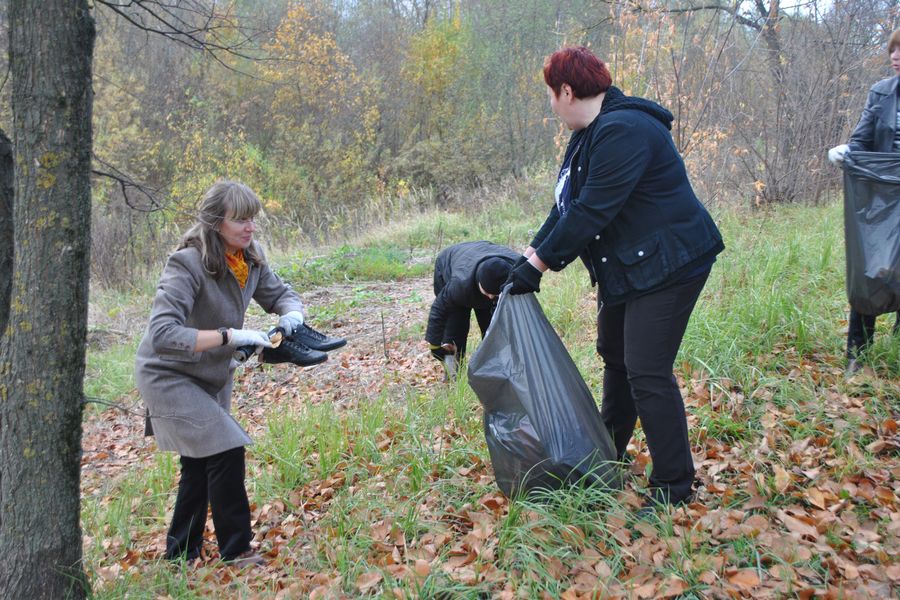 Коллектив Лицея №10 провёл субботник (ФОТО)