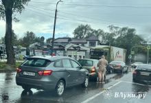 В Великих Луках на перекрёстке произошло ДТП