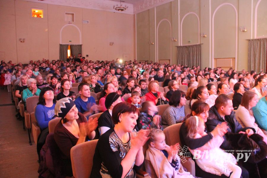 В ГДК им. Ленина встречают Новый год (ФОТО)