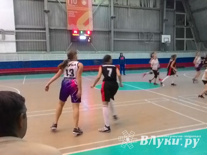 Великолучанки привезли золото с Новгородской области (ФОТО)