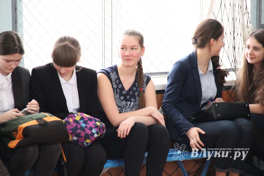 Конкурс «А ну-ка, парни!» прошёл в великолукской гимназии (фото)