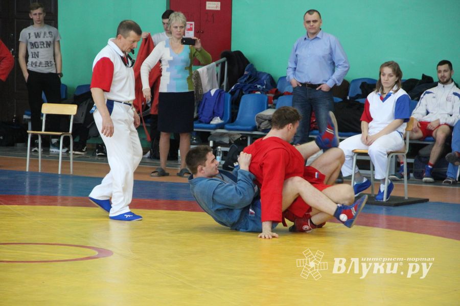 Самбисты поборолись на крупном турнире в Великих Луках (ФОТО)