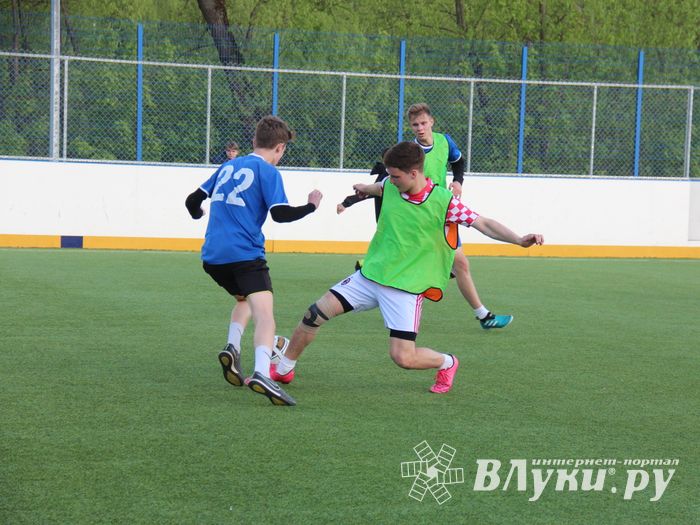 В Великих Луках прошёл Чемпионат по дворовому футболу (ФОТО)