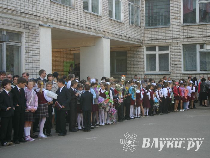 Сегодня в городе проходят последние звонки