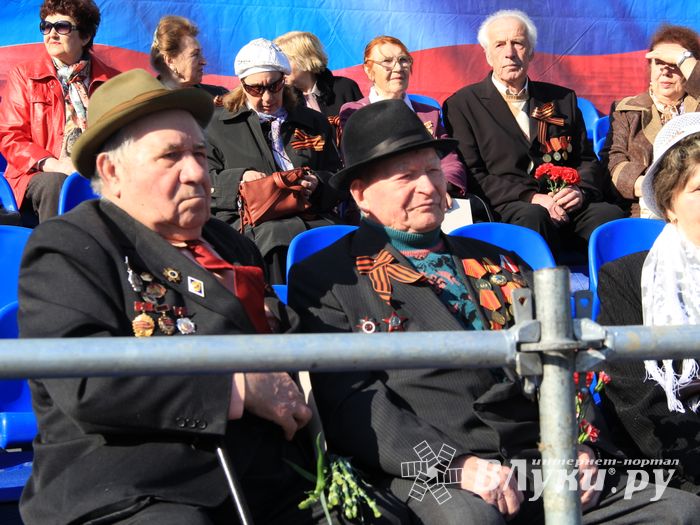 Великие Луки отмечают День Победы