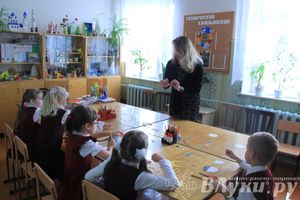 Великолукских лицеистов посвятили в «Маленькие мастера»