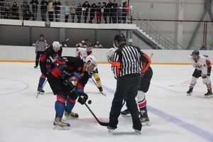 В Великих Луках прошли хоккейные матчи (ФОТО)