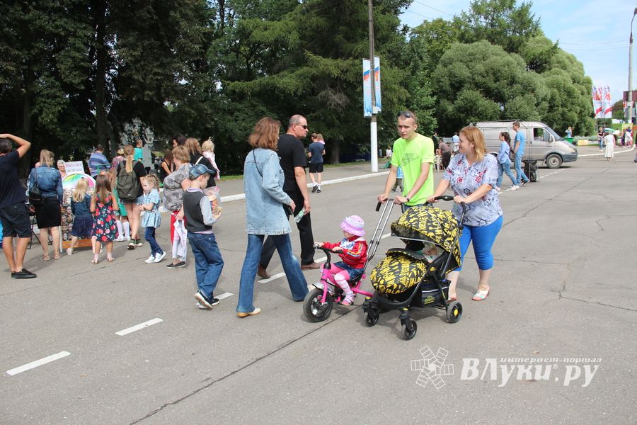Великолучане празднуют День города (ФОТО)