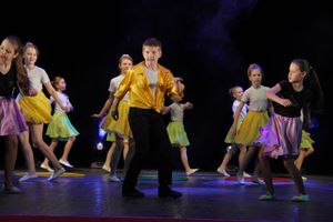 Великие Луки встретили День танца (ФОТО)