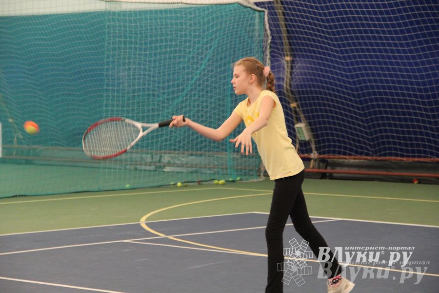 В СК «Ника» проходит открытый городской турнир по большому теннису (фото)