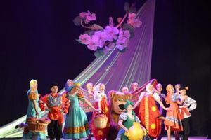 В ДК им. Ленина прошел праздничный вечер «Пусть осень жизни будет золотой…» (фото)