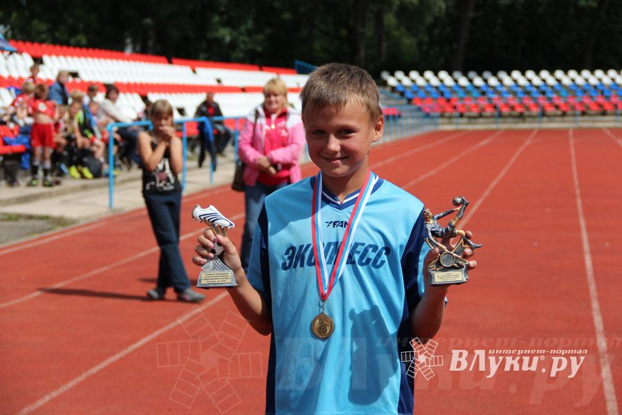 «Кожаный мяч» в Великих Луках