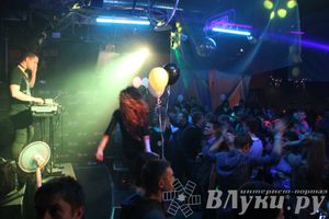 Самая танцевальная радиостанция отметила год вещания в Великих Луках