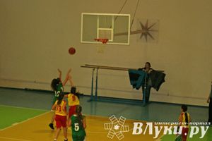 Великолучане и псковички выиграли Первенство Псковской области по баскетболу