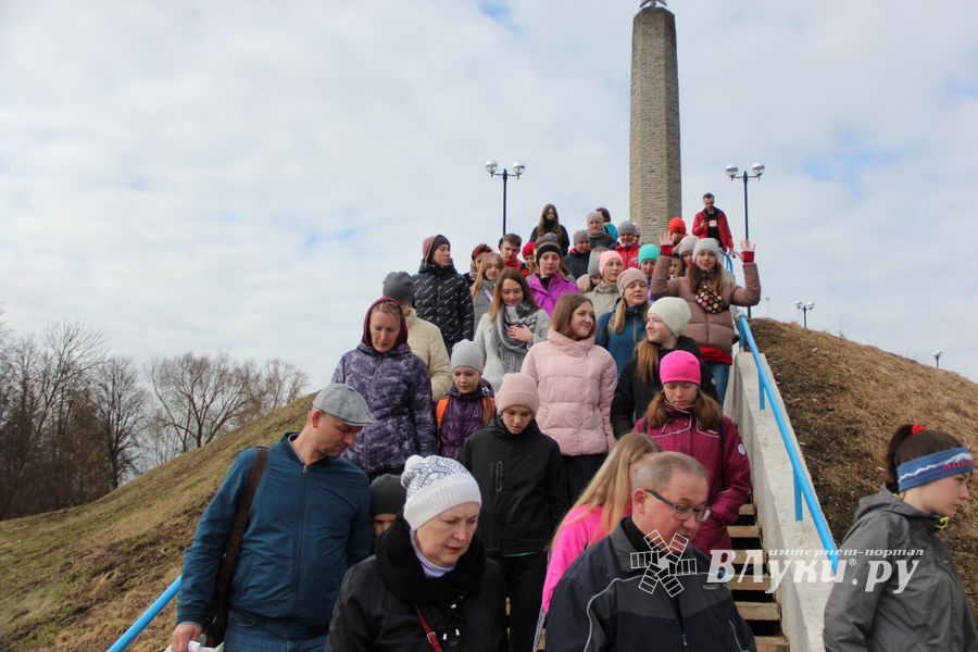 Великолучане присоединились к Всероссийской акции по ходьбе (ФОТО)