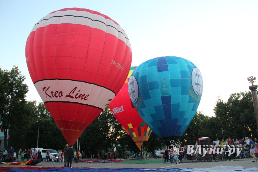 22-я Международная встреча воздухоплавателей завершилась традиционным ночным свечением аэростатов (ФОТО)