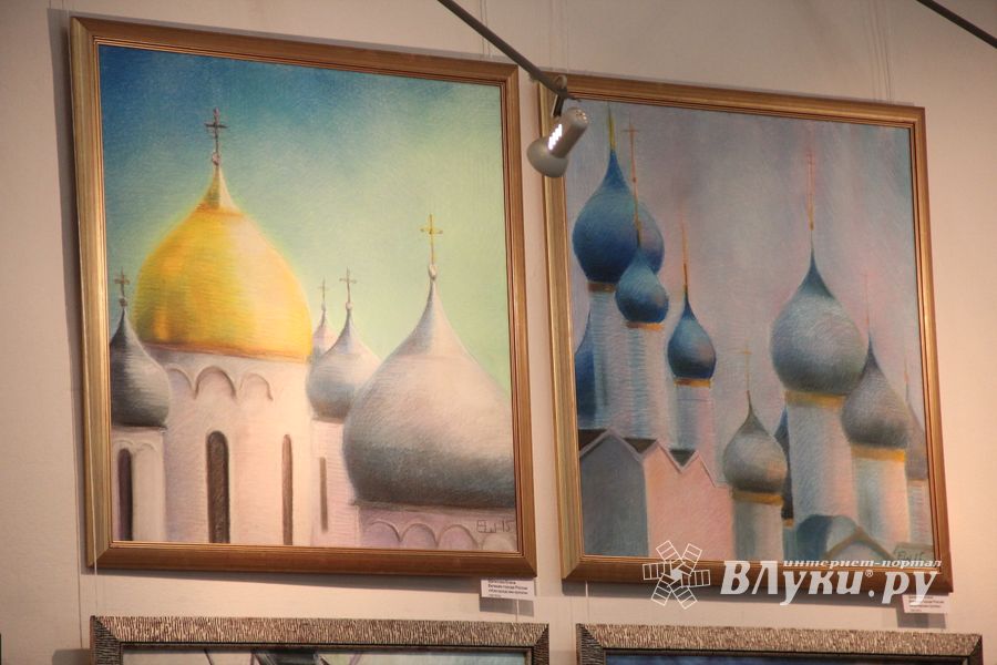 Московские художницы представили великолучана великие города (ФОТО)