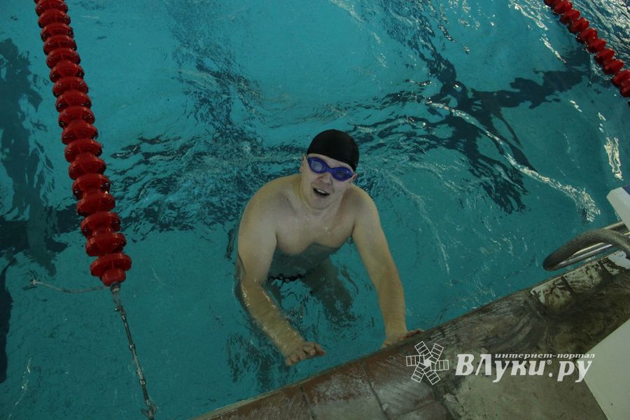 В Великих Луках прошел Чемпионат и Кубок города по плаванию (фото)