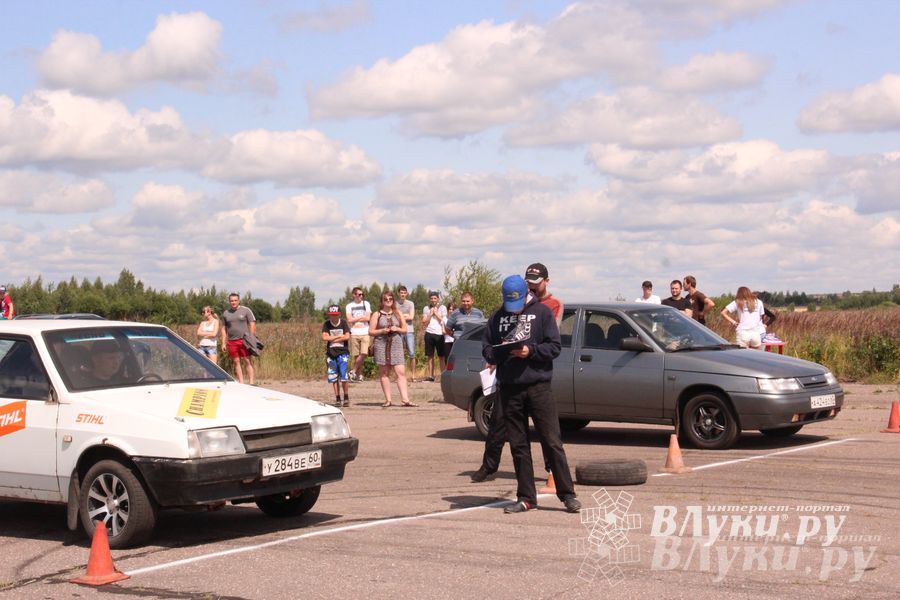 Под Великими Луками прошел второй этап Чемпионата по Drag Racing (фото)