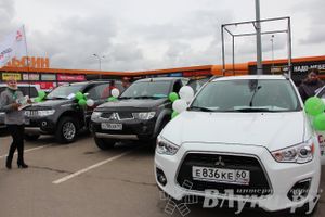 В Великих Луках прошла автомобильная ярмарка