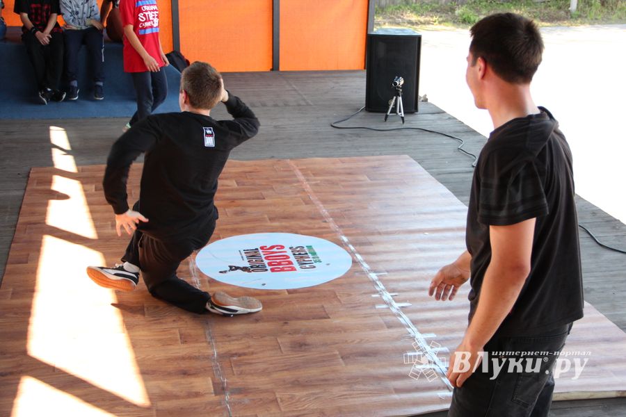 «ORIGINAL BBOYS CYPHERS» в Великих Луках (ФОТО+ВИДЕО)