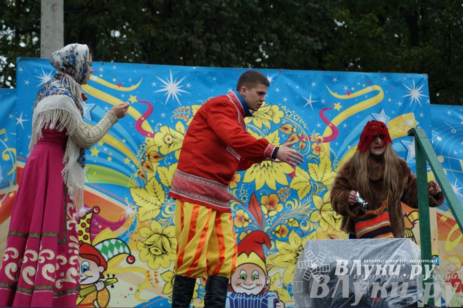 ​Универсальная торговая ярмарка «Осень – 2014» состоялась  в Великих Луках