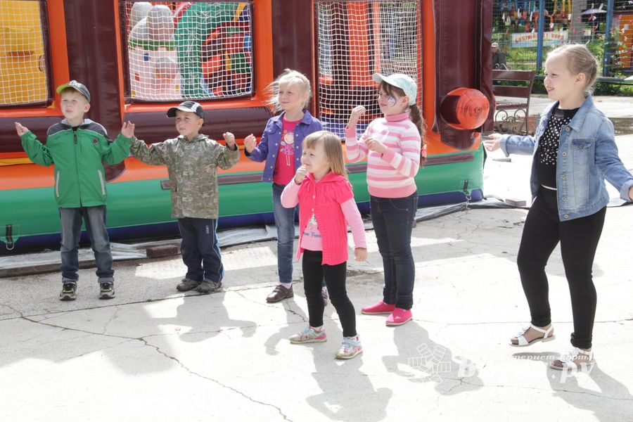 «Парад детских колясок» в День семьи, любви и верности (ФОТО)