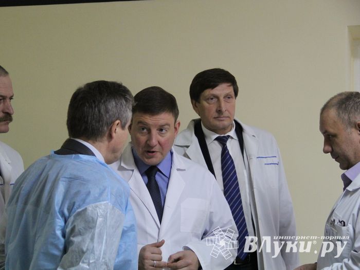 Андрей Турчак велел наладить работу томографа и улучшить вентиляцию в палатах Великолукской межрайонной больницы