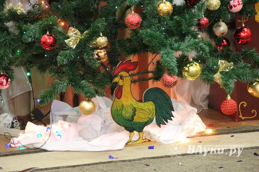 В Великие Луки пришла пора новогодних утренников (ФОТО)