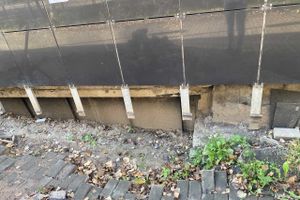 Провал под магазином на проспекте Ленина понудят устранить (ФОТО)