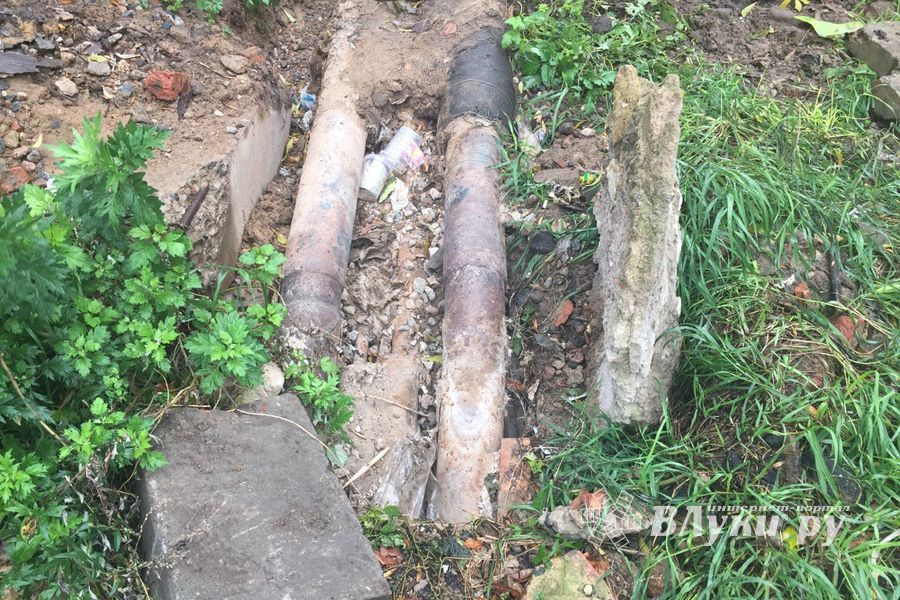 В скором времени ул. Сибирцева в Великих Луках останется без «лечебного гейзера» (ФОТО)