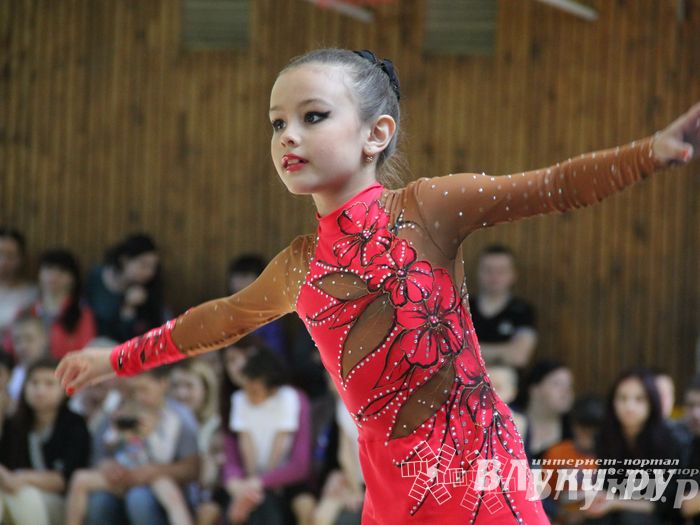 В Великих Луках прошло Первенство по художественной гимнастике (фото)